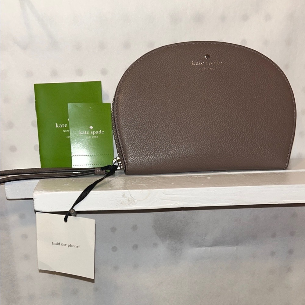 Kate Spade NWT Pebbled Leather Wristlet Wallet Brown Phone Case